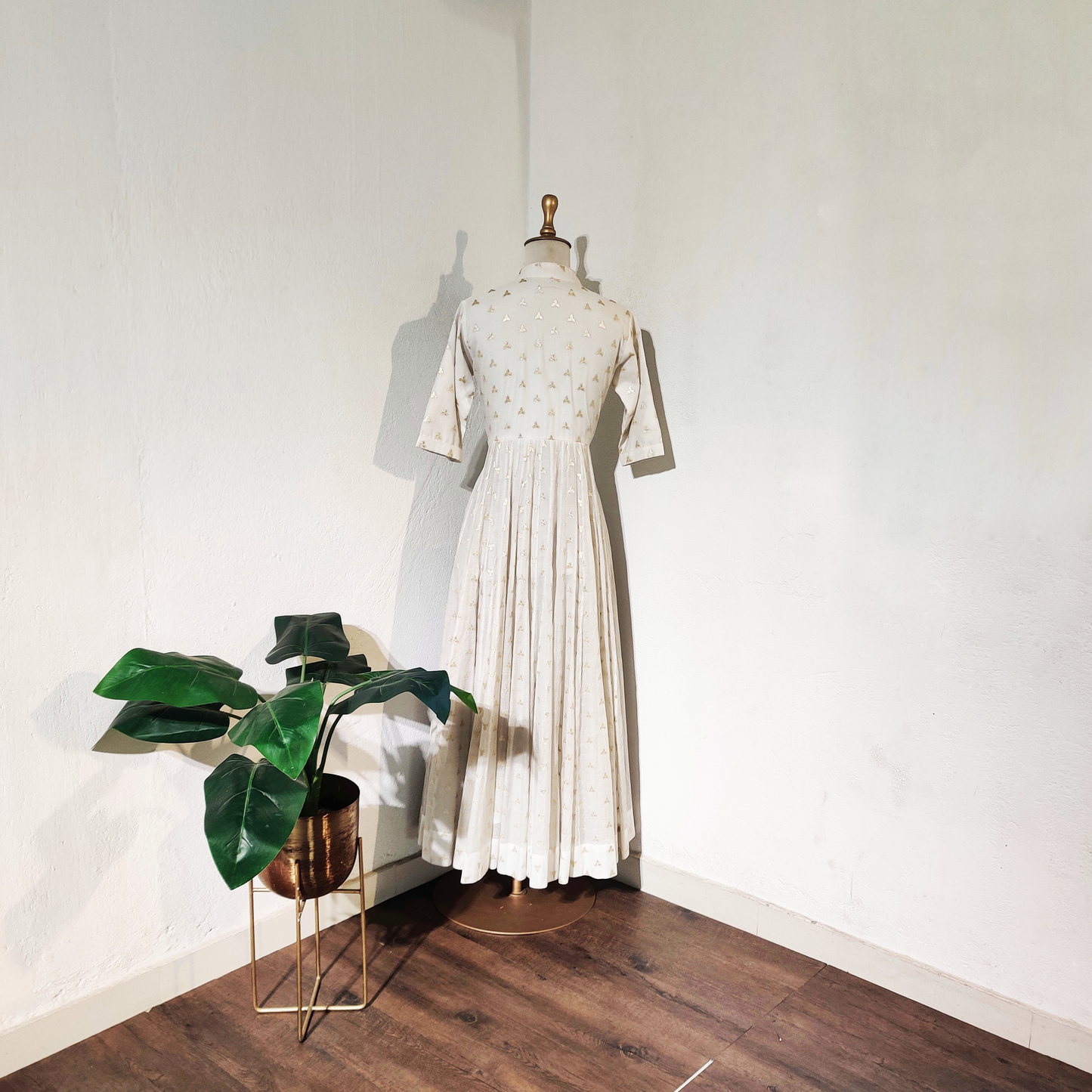 BOUNCE OFF-WHITE