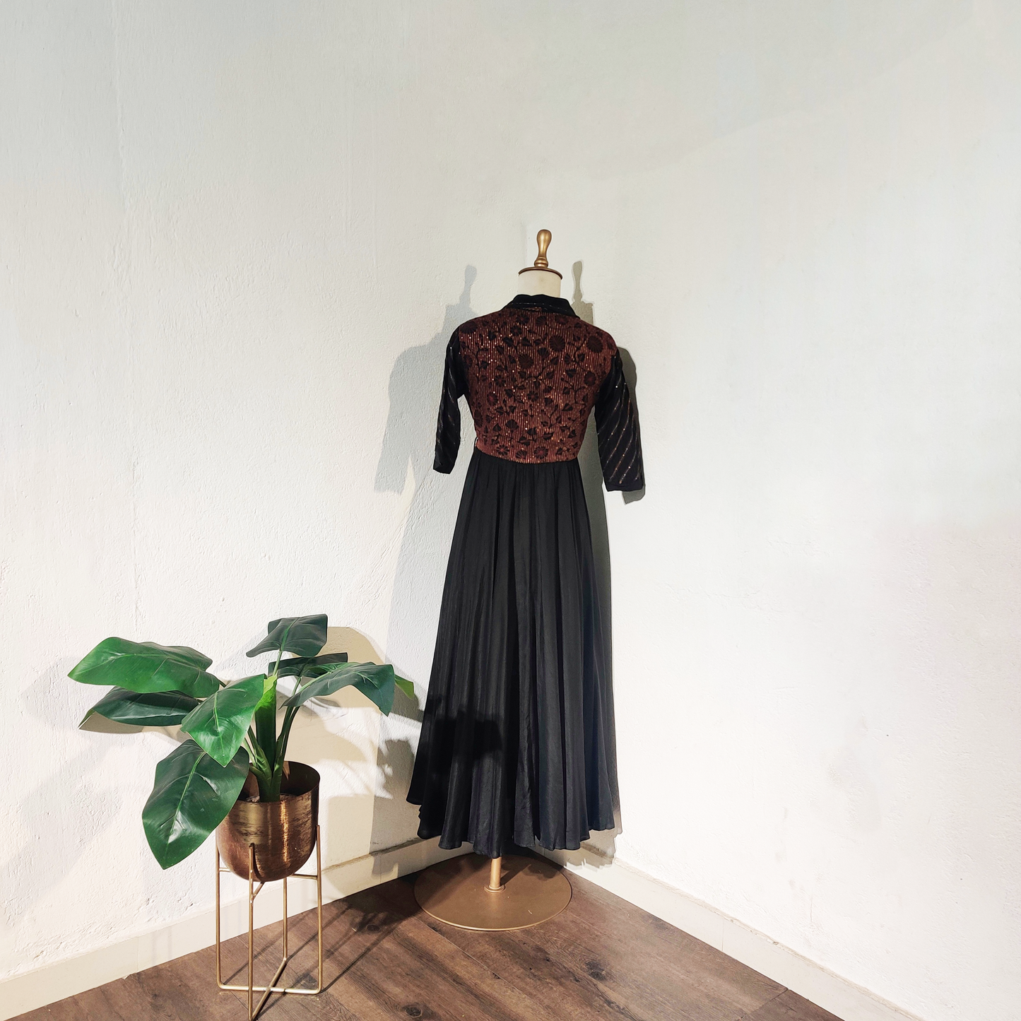 MUGAL BLACK