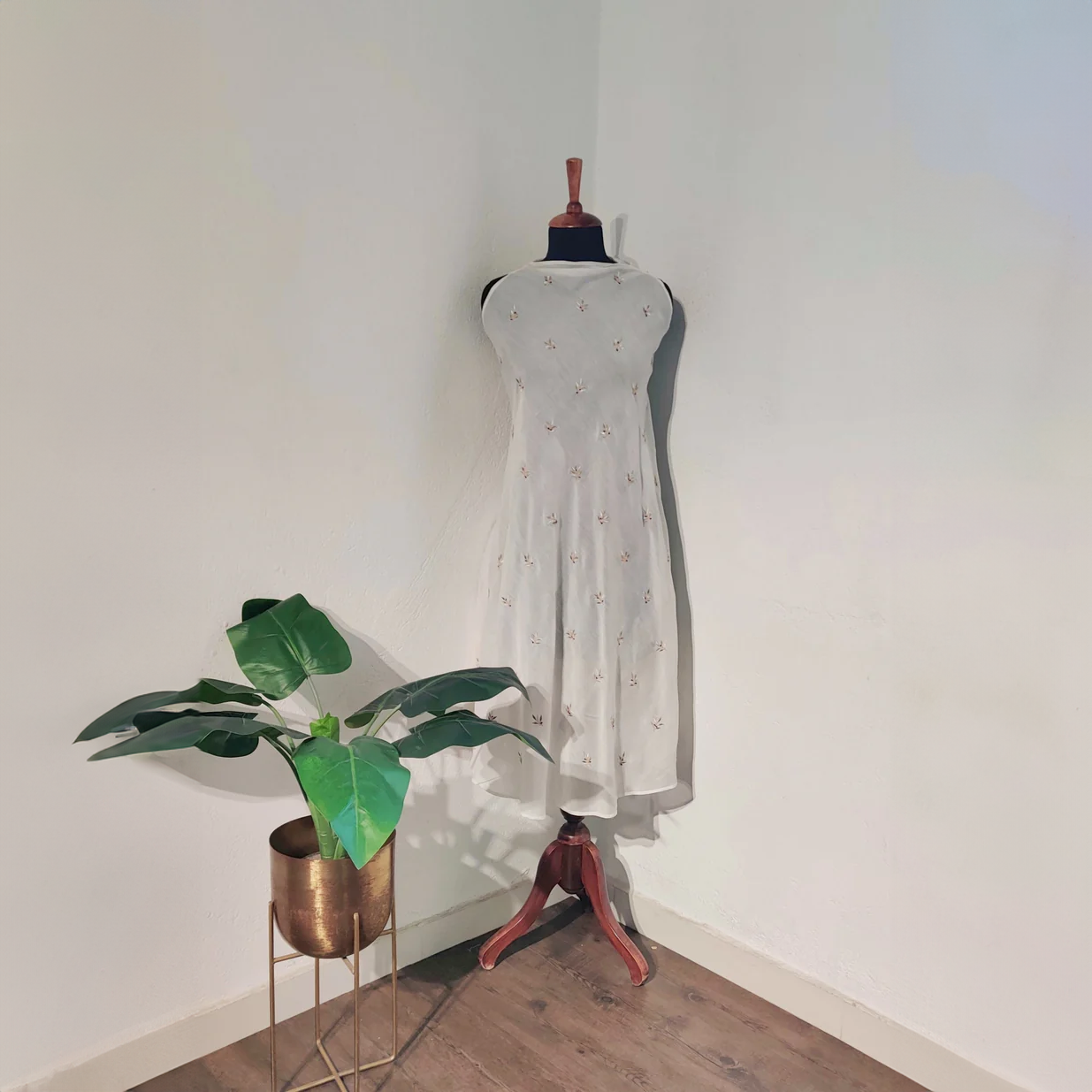 Pear olive white
