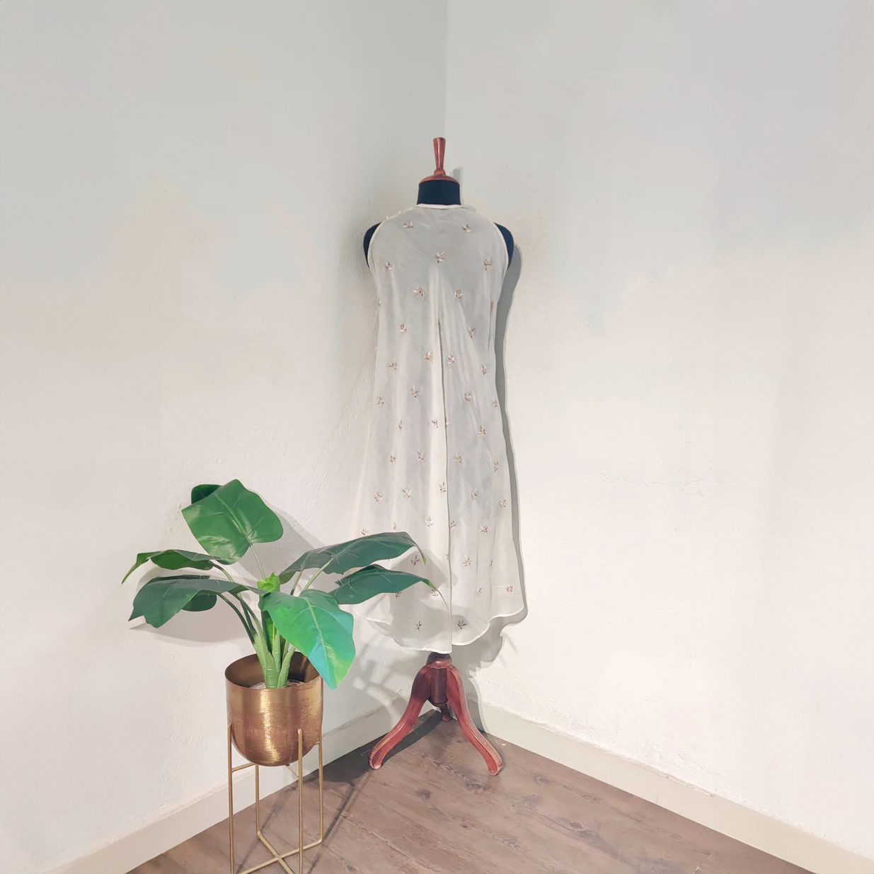 Pear olive white