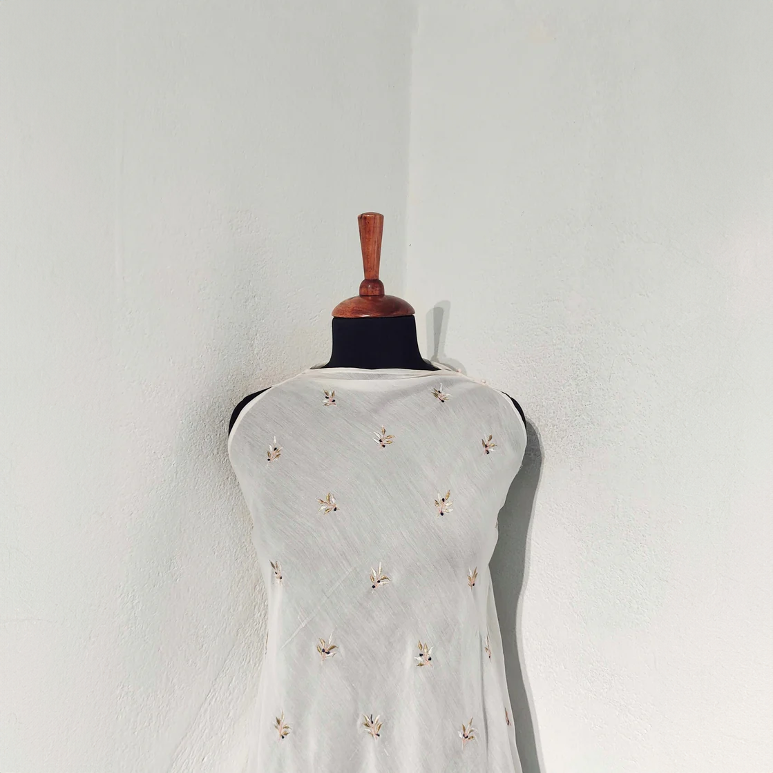 Pear olive white