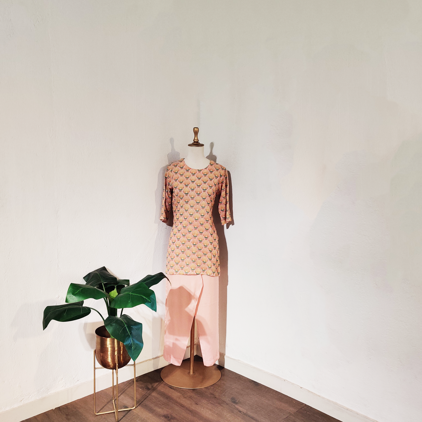 FIRDOSH SHORT