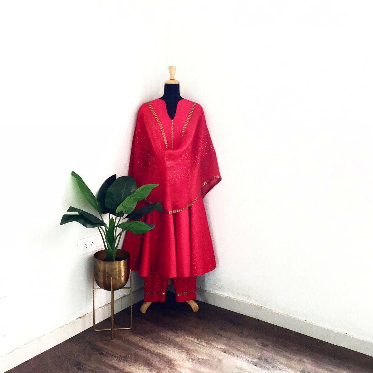 Naaz Red
