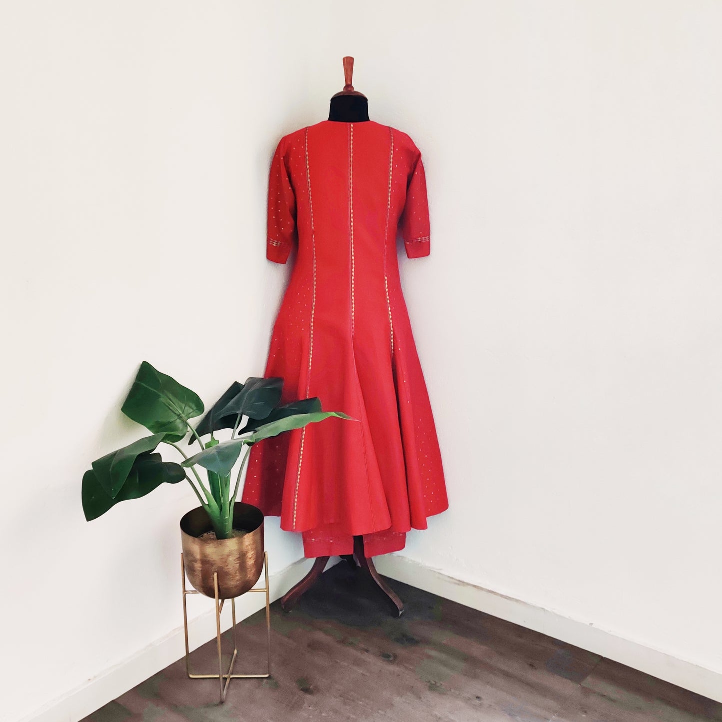 Naaz Red