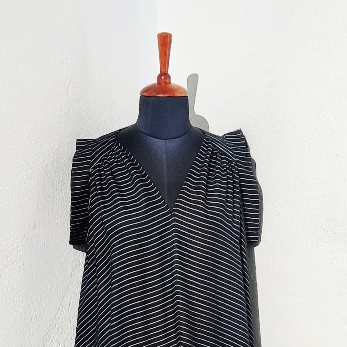Vaani Stripe Black