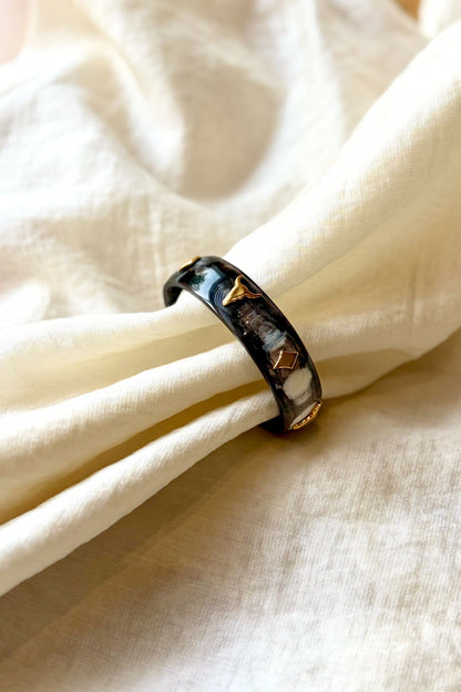 Safari iconic cuff black