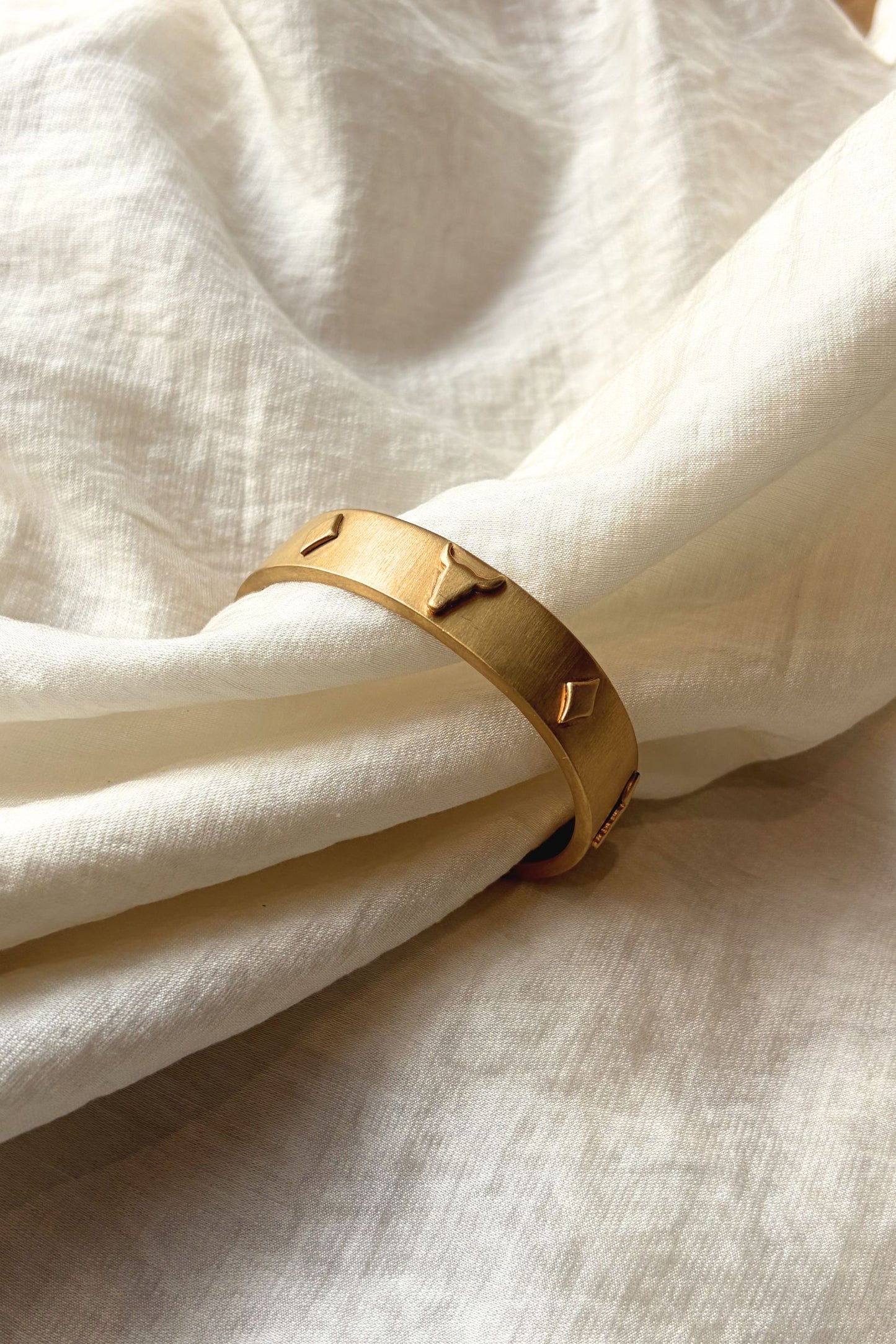 Safari iconic metal cuff
