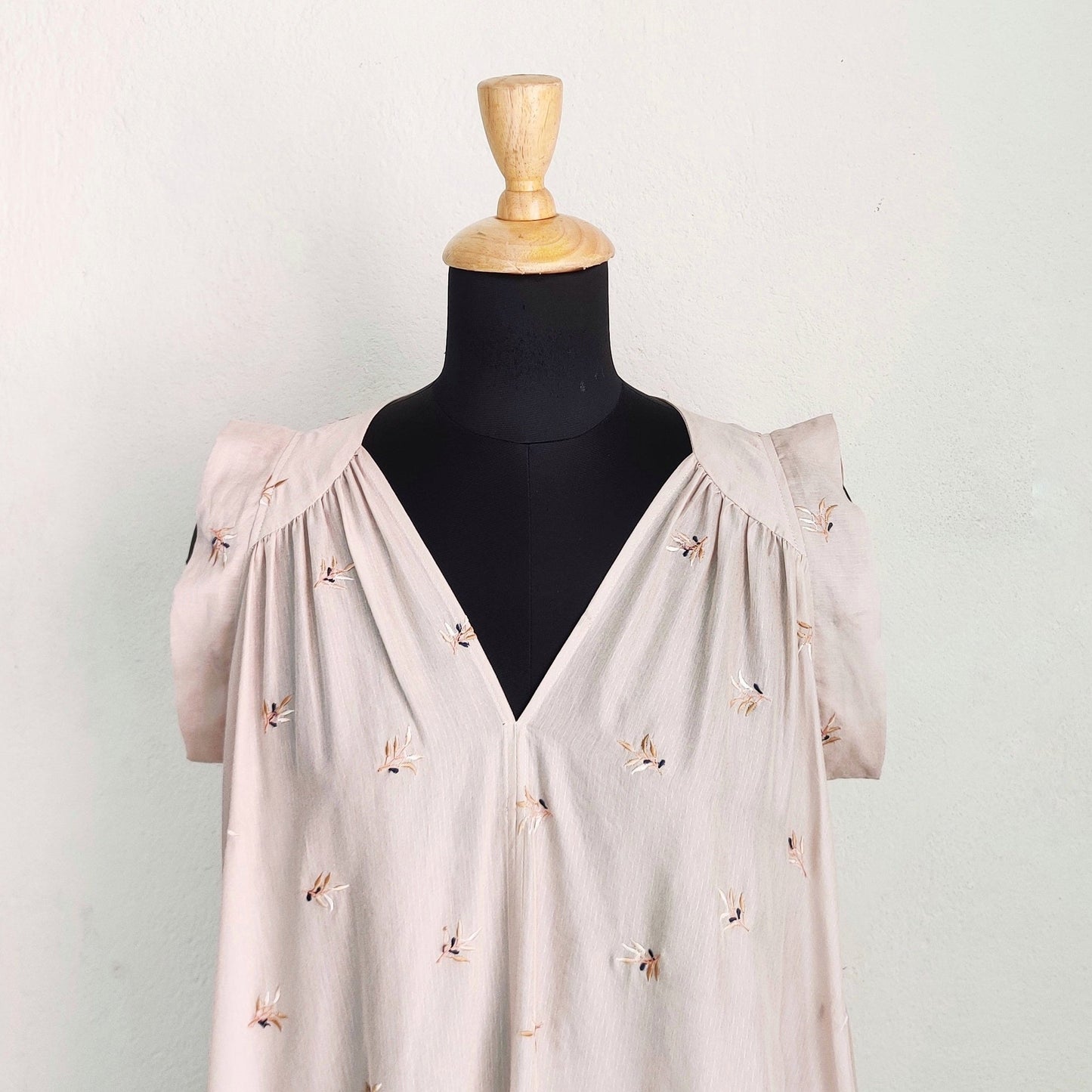 Vaani Olives Grey