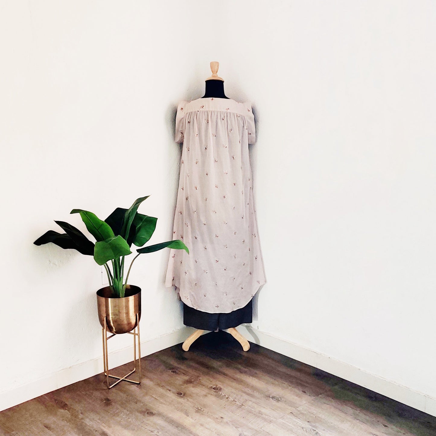 Vaani Olives Grey