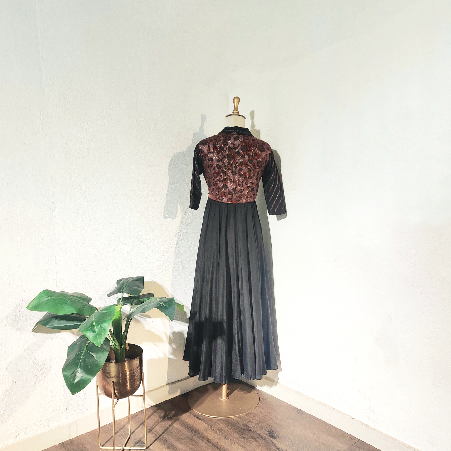 MUGAL BLACK