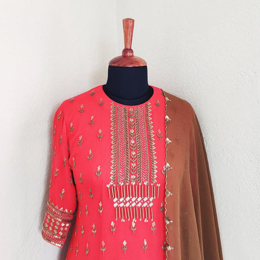 Moomal Red Short-Jhlml Shr-Sld